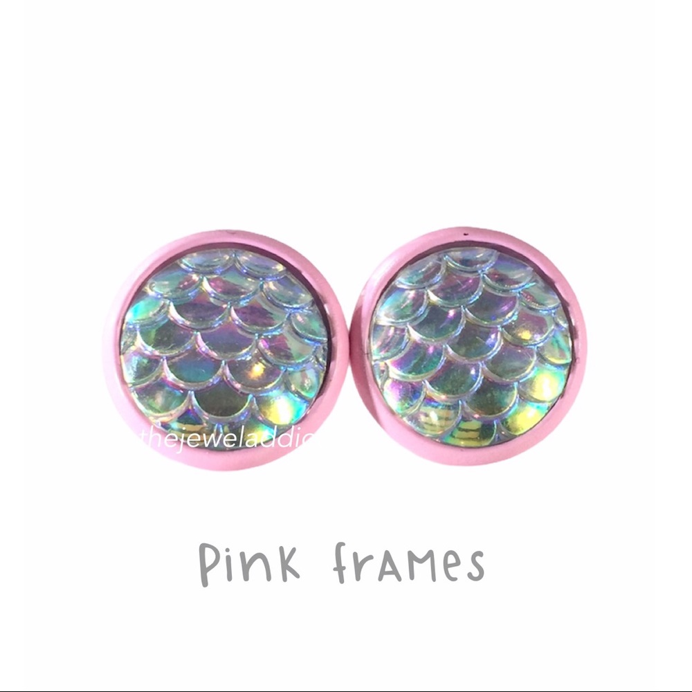 3 for 15🎀 mermaid scale Iridescent studs - Picture 7 of 12